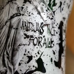 This is a 30 oz Metallica hand made tumbler